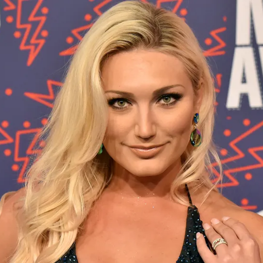 Brooke Hogan returns to music
